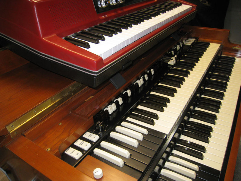 Hammond B-3 Straddler